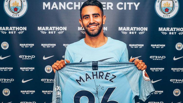 Riyad Mahrez resmi pindah klub dari Leicester City menuju Man City. Copyright: © mancity/Twitter