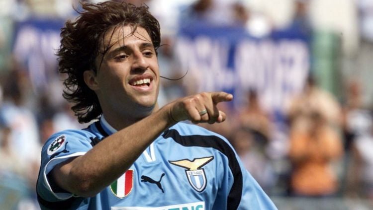 Hernan Crespo saat berseragam Lazio pada tahun 2001. Copyright: © thescore.com