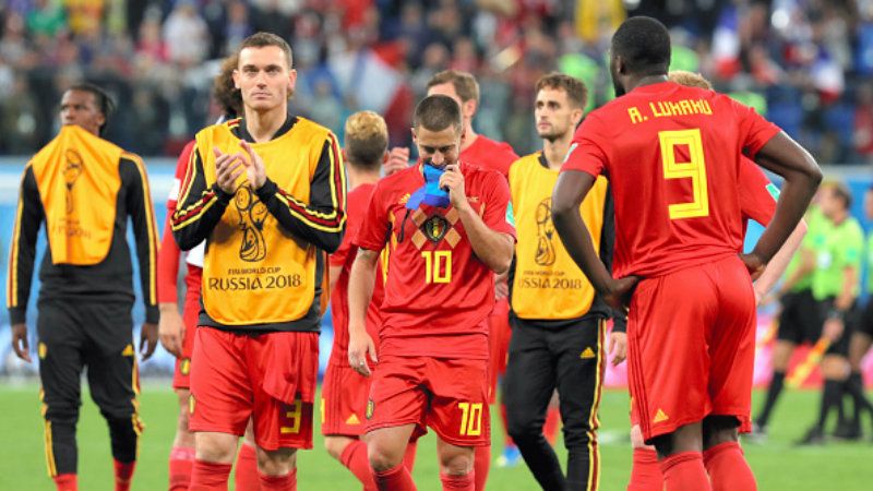 Ekspresi para pemain Timnas Belgia usai dikalahkan oleh Timnas Prancis. Copyright: © INDOSPORT