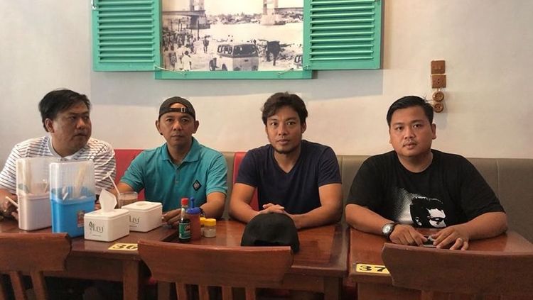 Hamka Hamzah gelar jumpa pers untuk berpamitan bersama Sriwijaya FC. Copyright: © Sriwijaya FC
