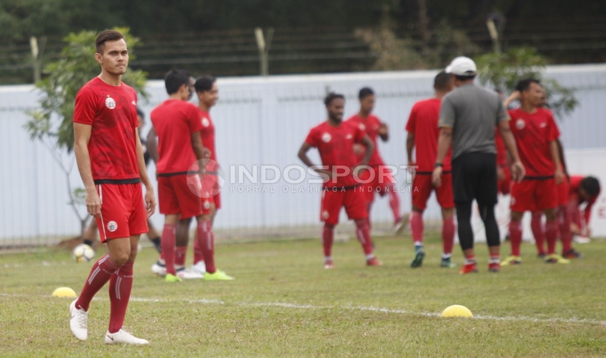 Rezaldi Hehanusa saat memasuki Lapangan PS AU, TNI AU, Halim, Kamis (13/07/18). Copyright: © Herry Ibrahim/INDOSPORT