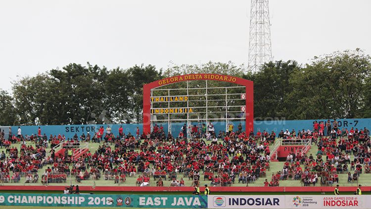 Situasi penoton laga perebutan juara ketiga Piala AFF U-18. Copyright: © Fitra Herdian/INDOSPORT