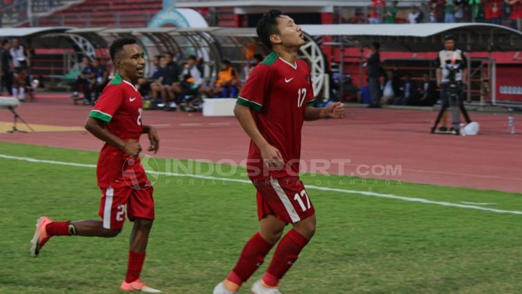 Syahrian Abimanyu akan merayakan gol dan disusul oleh Todd Rivaldo Ferre. Copyright: © Fitra Herdian/INDOSPORT