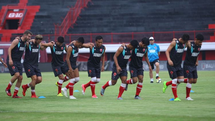 Official Training PSM Makassar di Stadion I Wayan Dipta. Copyright: © PSM Makassar