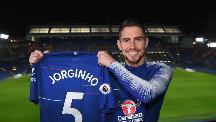 Jorginho resmi gabung Chelsea dan mengenakan jersey no 5. Copyright: © Chelsea