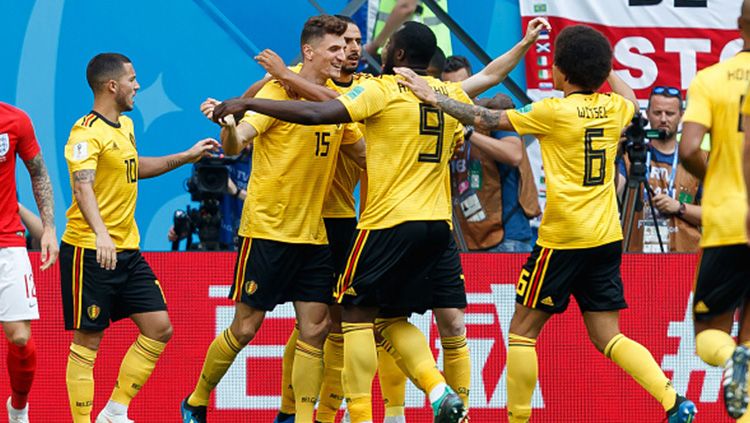 Pemain Belgia merayakan gol yang dicipatakan oleh Thomas Meunier. Copyright: © Getty Images