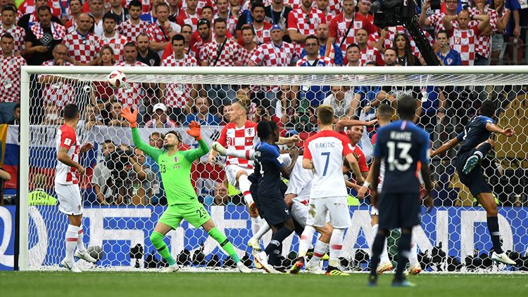 Mario Mandzukic mencetak gol bunuh diri di final Piala Dunia 2018. Copyright: © Getty Images