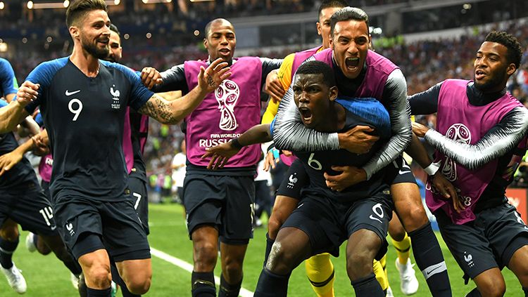 Para pemain Prancis merayakan gol yang dicetak oleh Paul Pogba. Copyright: © Getty Images