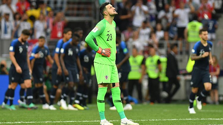 Danijel Subasic tampak kecewa setelah taklukan Prancis. Copyright: © Getty Images