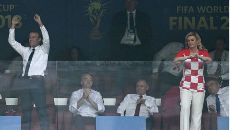 Vladimir Putin menyaksikan final Piala Dunia 2018. Copyright: © Getty Image