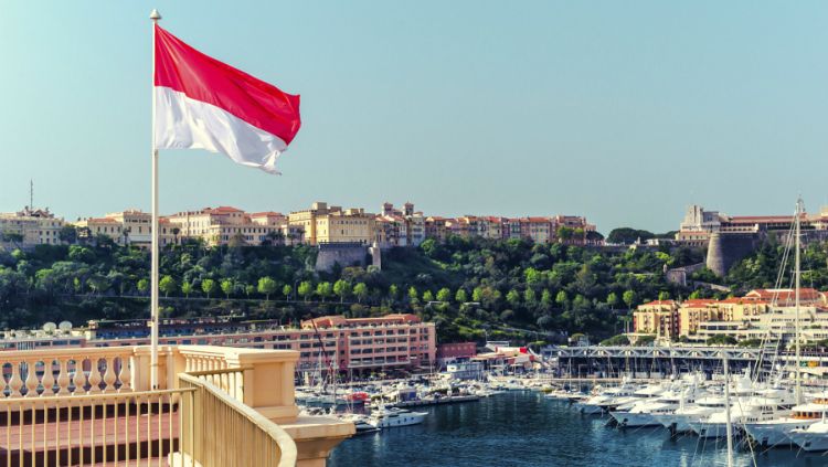 Bendera Monaco yang sangat mirip dengan Indonesia. Copyright: © Internet