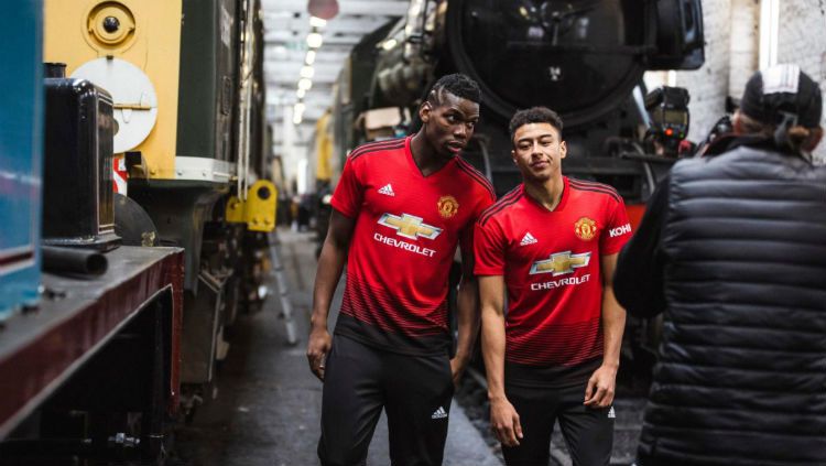 Dua bintang Manchester United, Jesse Lingard dan Paul Pogba baru-baru ini dikabarkan saling mengingat reuni sukses mereka di Liga Europa tahun 2017. Copyright: © Getty Images