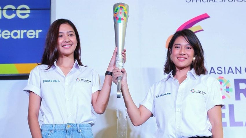 Mikha Tambayong dan Dian Sastrowardoyo, ditunjuk sebagai pembawa obor Asian Games 2018. Copyright: © sukita.info
