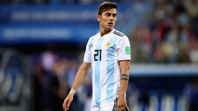 Paulo Dybala hanya mampu membawa Argentina bermain imbang 0-0 dengan Chile, Jumat (06/09/19). Copyright: © Getty Images