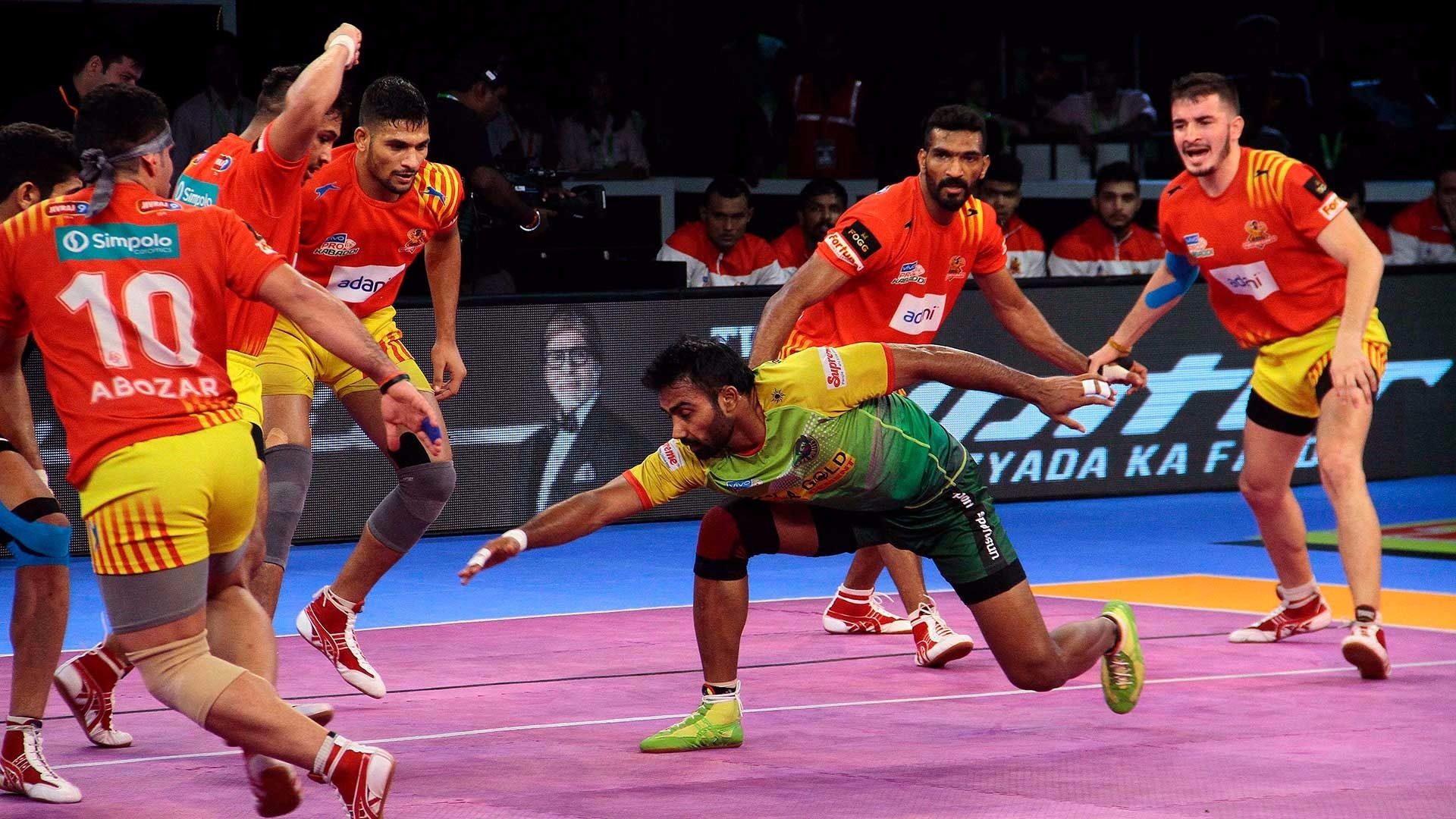 Contoh permainan Kabaddi yang dimainkan oleh pemain profesional. Copyright: © ProKabaddi.com