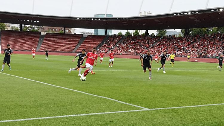 Sevilla bertemu dengan Benfica di pertandingan ICC 2018. Copyright: © Getty Images