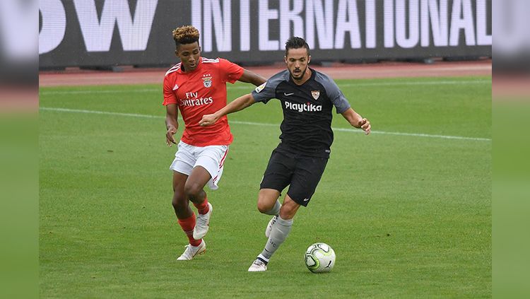 Sevilla bertemu dengan Benfica di pertandingan ICC. Copyright: © Getty Images