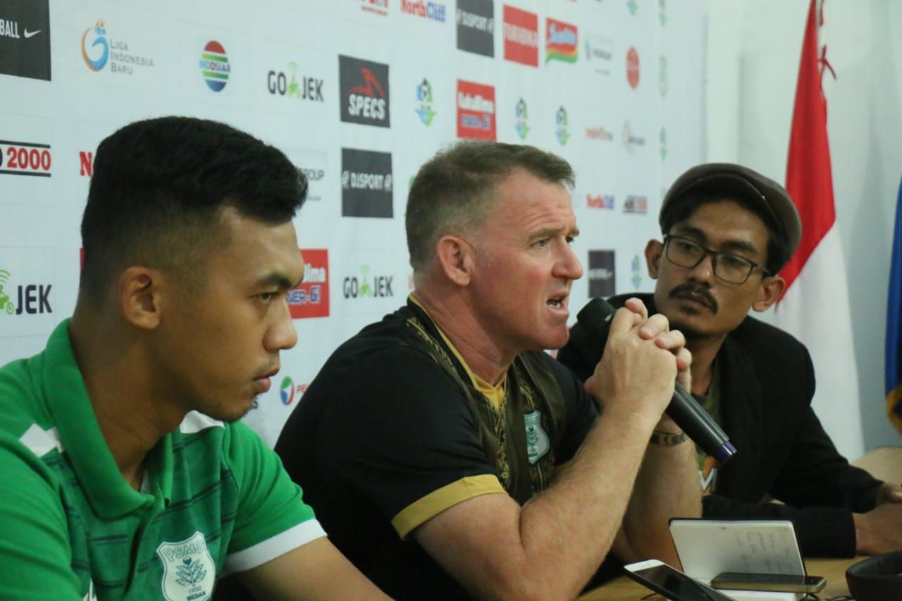 Peter Butler, pelatih baru PSMS Medan. Copyright: © Kesuma Ramadhan/Football265.com