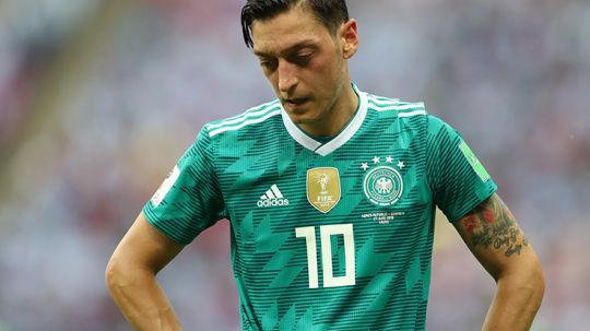 Mesut Ozil memutuskan untuk pensiun dari Timnas Jerman. Copyright: © Getty Images