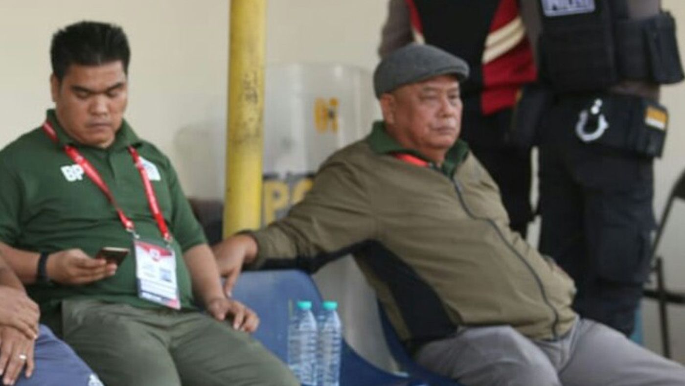 Borgo Pane dan pelatih Tim Perwira Wamena Suimin Diharja. Copyright: &copy; Ian Setiawan/Indosport.com