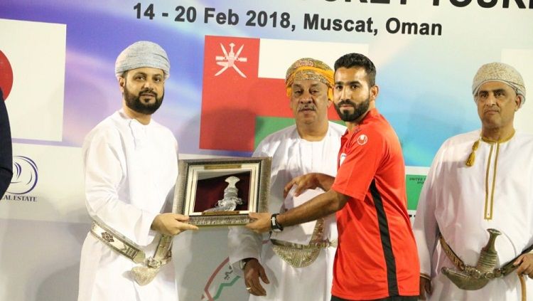 Kapten Timnas Hoki Oman Menerima Penghargaan Pemain dengan 100 caps Copyright: &copy; Times of Oman