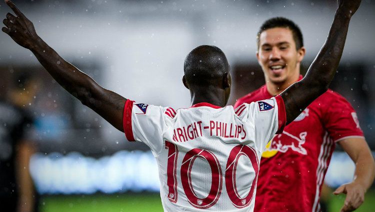 Selebrasi gol ke-100 Bradley Wright-Phillips Copyright: © BR Football