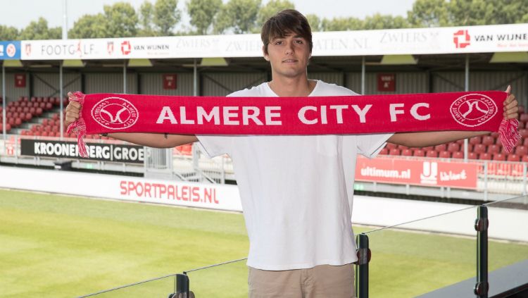 Striker muda Timnas Italia, Edoardo Soleri resmi bergabung ke Almere City. Copyright: &copy; almerecity.nl