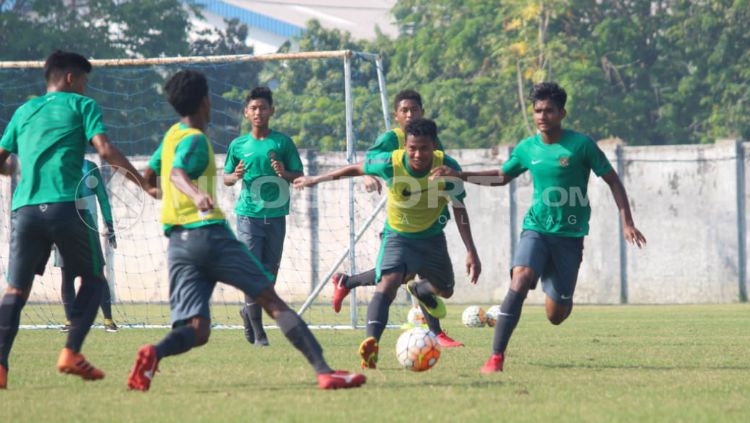 Timnas U-16 berlatih jelang Piala AFF U-16. Copyright: © Fitra Herdian Ariestianto/INDOSPORT