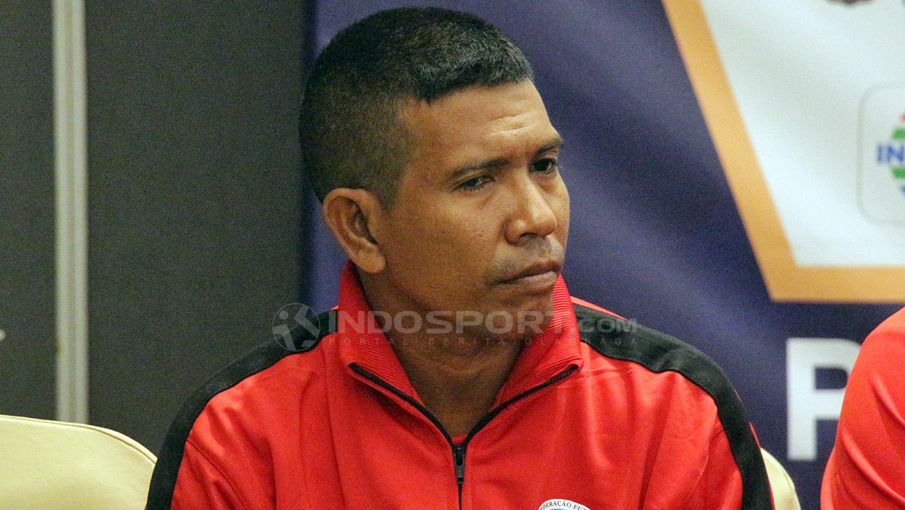Pelatih Timor Leste, Joao M Da S Araujo. Copyright: © Fitra Herdian/Soicaumienbac.cc
