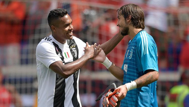 Mattia Perin saat membela Juventus di laga International Champions Cup kontra Benfica. Copyright: © Getty Images