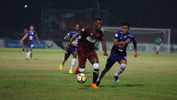 Liga 1: Resmi gabung Borneo FC, eks pemain PSM Makassar, Guy Junior jadi pemain rekomendasi pelatih Edson Tavares. Copyright: © Media PSM Makassar