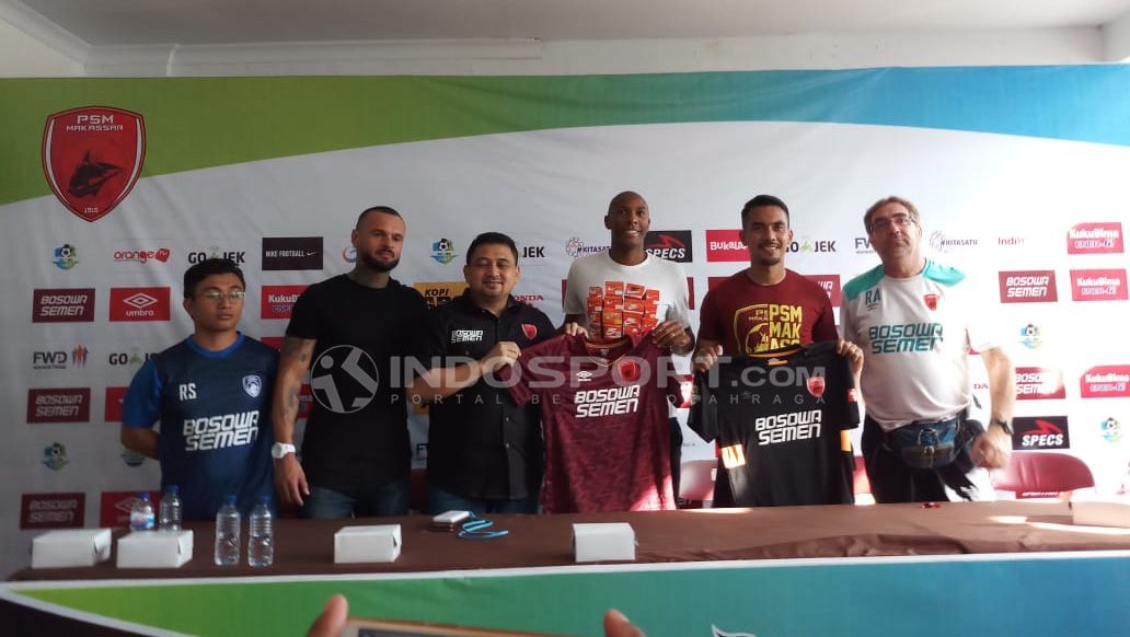 PSM Makassar perkenalkan secara resmi dua pemain barunya di Stadion Mattoanging, Rabu (01/08/18). Copyright: © Wira Wahyu Utama/Soicaumienbac.cc