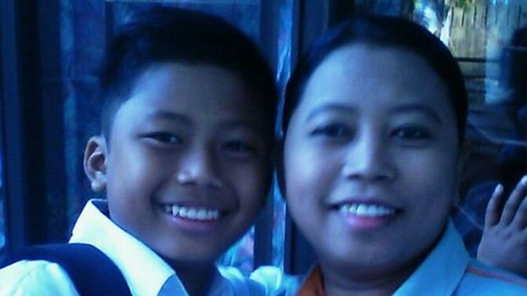 Sri Indriyani (kanan) dan anaknya Copyright: &copy; www.brilio.net