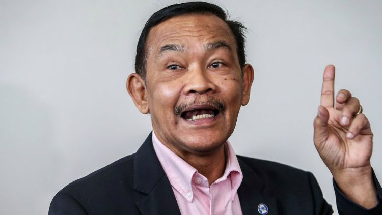 Sekjen Asosiasi Sepak Bola Asia Tenggara (AFF), Datuk Azzudin Ahmad mendesak kepada semua pihak untuk berhenti melayangkan pernyataan provokatif yang hanya memperburuk keadaan. Copyright: © Berita Harian