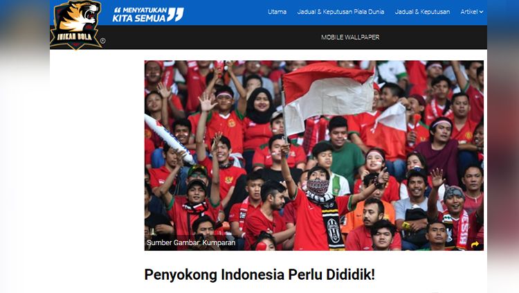 Media Malaysia sebut suporter Timnas Indonesia perlu dididik. Copyright: © Media Malaysia