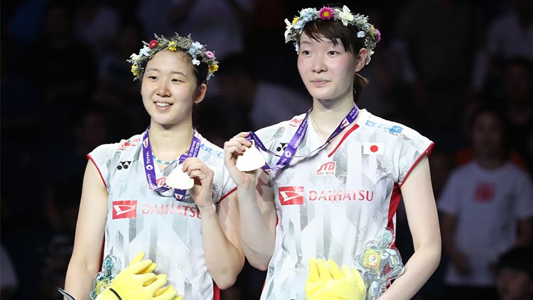 Pasangan Mayu Matsumoto/Wakana Nagahara keluar sebagai juara dunia bulutangkis sektor ganda putri.  Copyright: © BWF