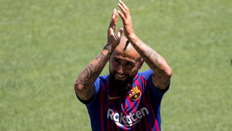 Arturo Vidal terancam gagal gabung Inter Milan karena Barcelona enggan melepasnya dengan status pinjaman. Copyright: © Getty Images