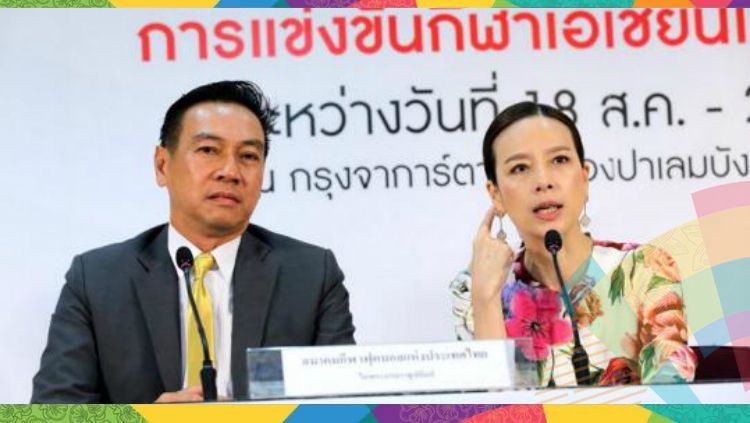 Asisten manajer sepak bola Thailand, Worapoj Yasadatt, (kanan). Copyright: &copy; Nationmultimedia