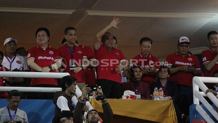 Ketum PSSI, Edy Rahmayadi, menonton langsung laga final AFF U-16 Indonesia vs Thailand. Copyright: © Fitra Herdian/INDOSPORT