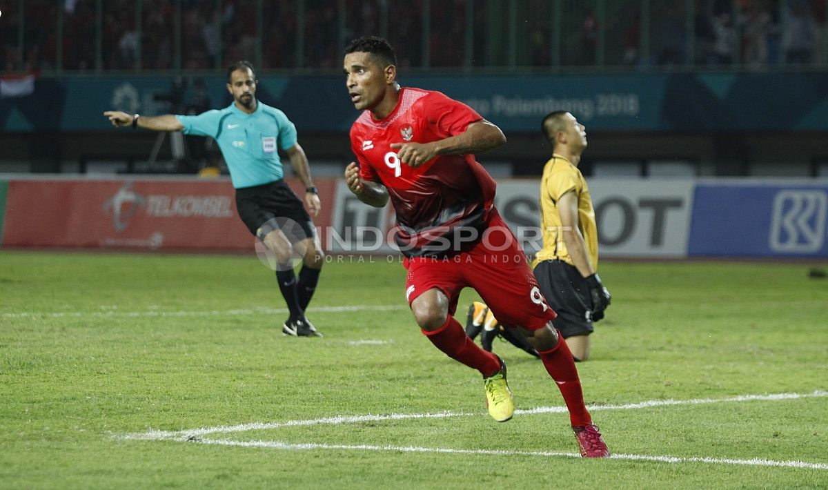 Beto Goncalves akan melakukan selebrasi usai mencetak gol. Herry Ibrahim Copyright: © Herry Ibrahim/INDOSPORT