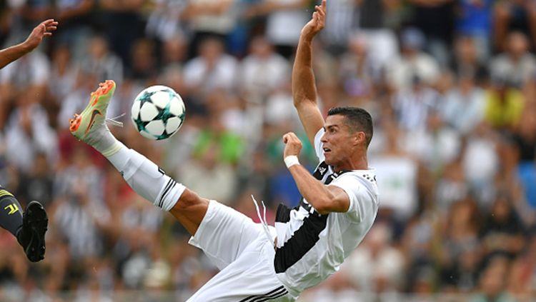 Cristiano Ronaldo saat tampil perdana membela Juventus Copyright: © Getty Images