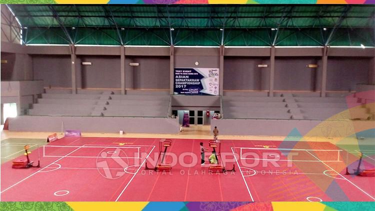 Lapangan Sepak Takraw. Copyright: © Indosport/M. Effendi