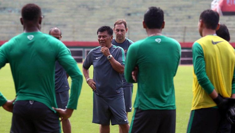 Mantan pelatih Tim Nasional Indonesia Benny Dollo. Copyright: © pssi.org