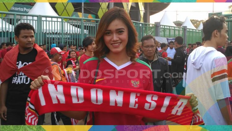 Jess Amalia, Jak Angel yang juga merupakan selebgram kenamaan tanah air, sedang bingung tak bisa kerokan saat satu rumahnya sedang menjalani karantina mandiri. Copyright: © Petrus Manus Da Yerrimon/INDOSPORT