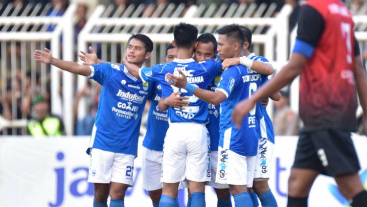 Pemain Persib merayakan gol Atep ke gawang PSKC Cimahi di piala Indonesia Copyright: © Persib