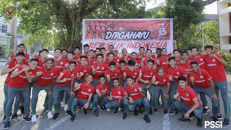 Penggawa Timnas U19 melakukan upacara HUT RI. Copyright: © PSSI