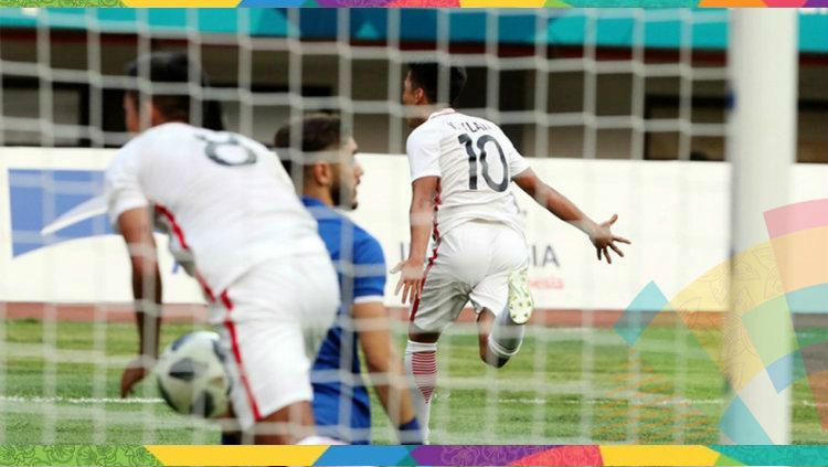 Gelandang Hongkong Lam Ka Wai usai mencetak gol di Asian Games 2018. Copyright: © Goal