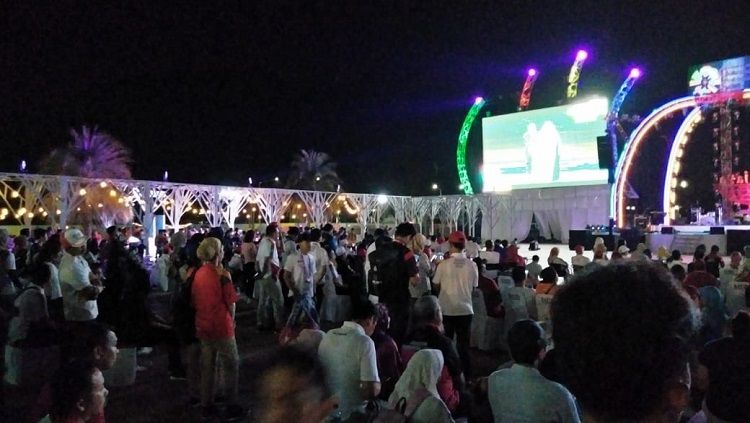 Kemeriahan acara nonton bareng pembukaan Asian Games 2018 di Palembang. Copyright: &copy; Muhammad Effendi/INDOSPORT.COM