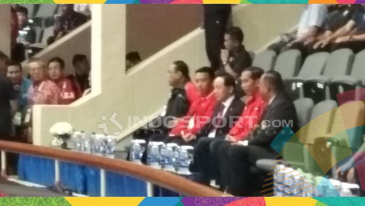 Jokowi menghadiri pertandingan cabor taekwondo di Asian Games 2018. Copyright: © INDOSPORT/Zainal Hasan