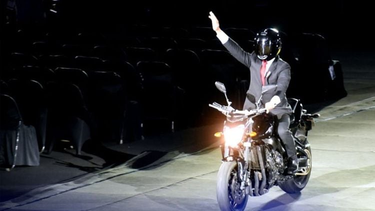 Presiden Jokowi dan motornya. Copyright: © Setkab
